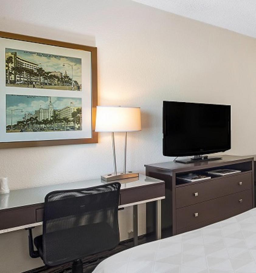Holiday Inn Hotel Port Of Miami-Downtown By Ihg Esterno foto