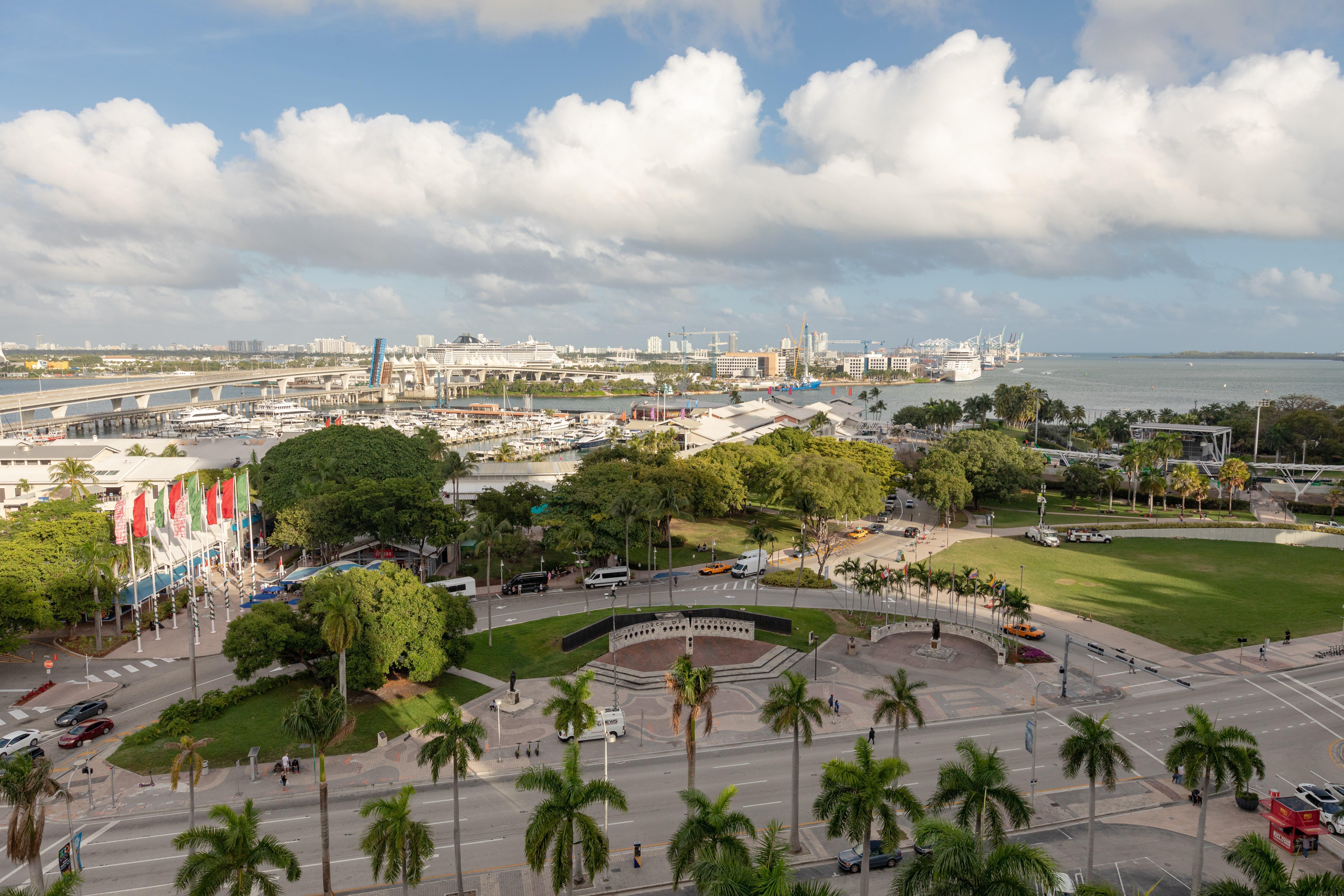 Holiday Inn Hotel Port Of Miami-Downtown By Ihg Esterno foto